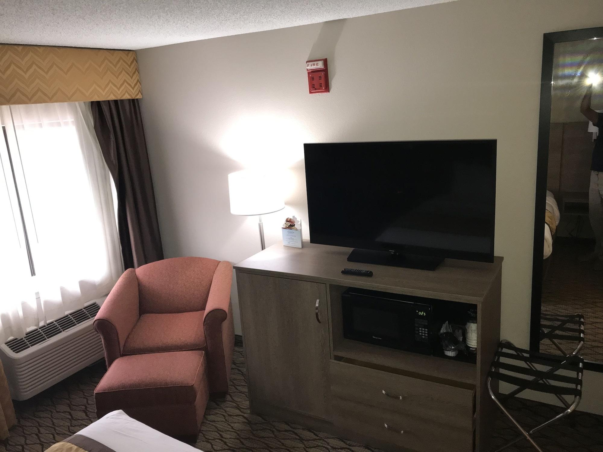 Baymont By Wyndham Grand Rapids Airport Cascade Exterior foto