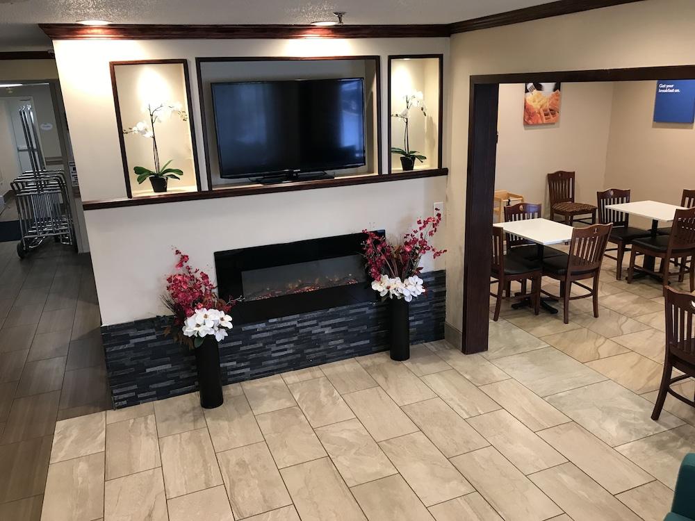 Baymont By Wyndham Grand Rapids Airport Cascade Exterior foto